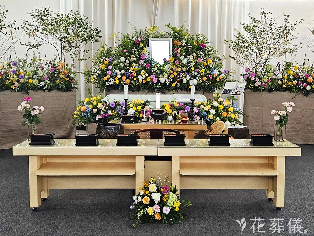 メモリアルトネで葬儀を行ったお客様の祭壇写真03